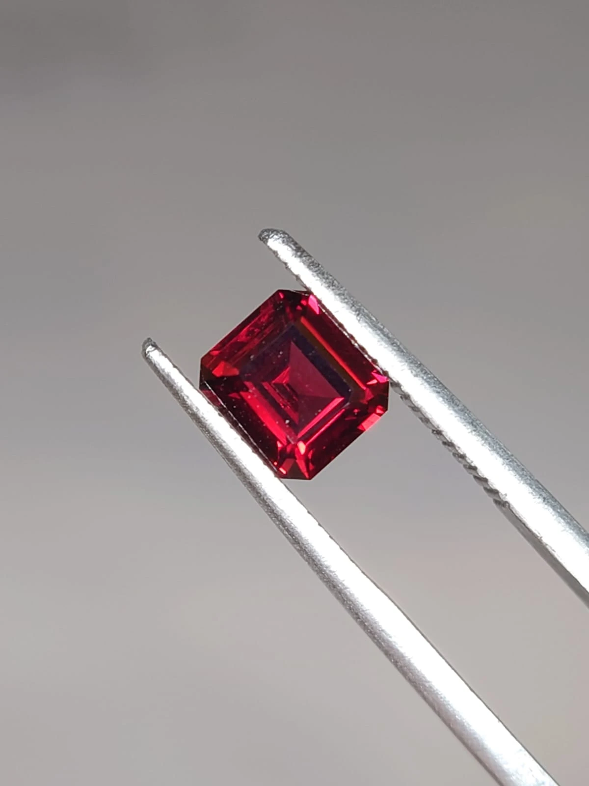 1.06ct Natural Rhodolite Garnet From Tanzania — view 3